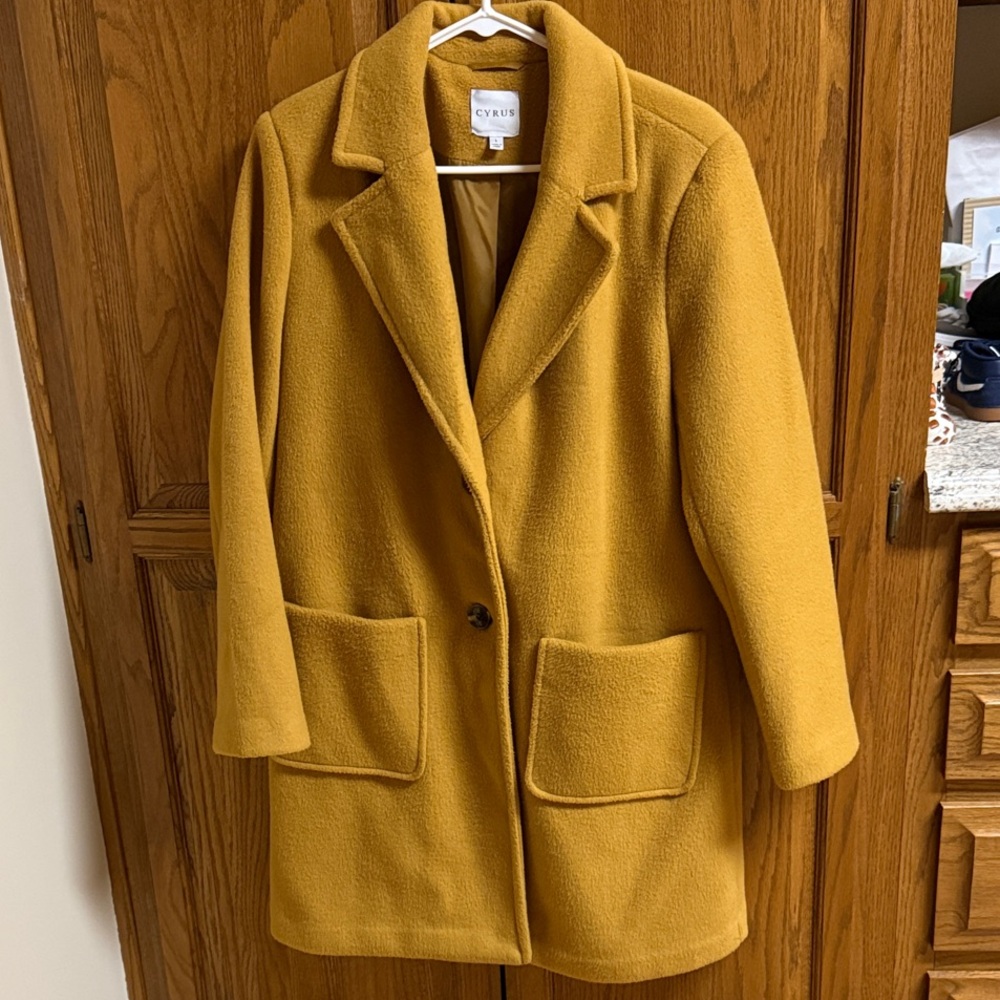 Cyrus Women's Golden Trench Coat